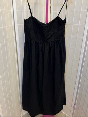 Crescent Black Strapless Sweetheart Midi Dress